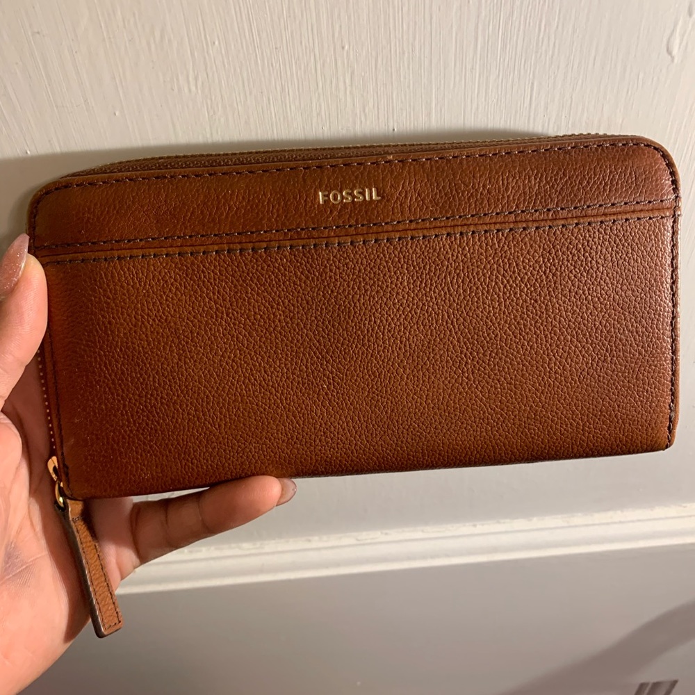 Fossil wallet- brown